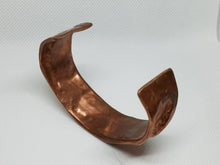 Load image into Gallery viewer, Hammered Copper Cuff