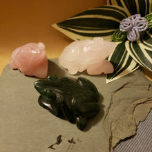 Load image into Gallery viewer, Carved Crystal Frog