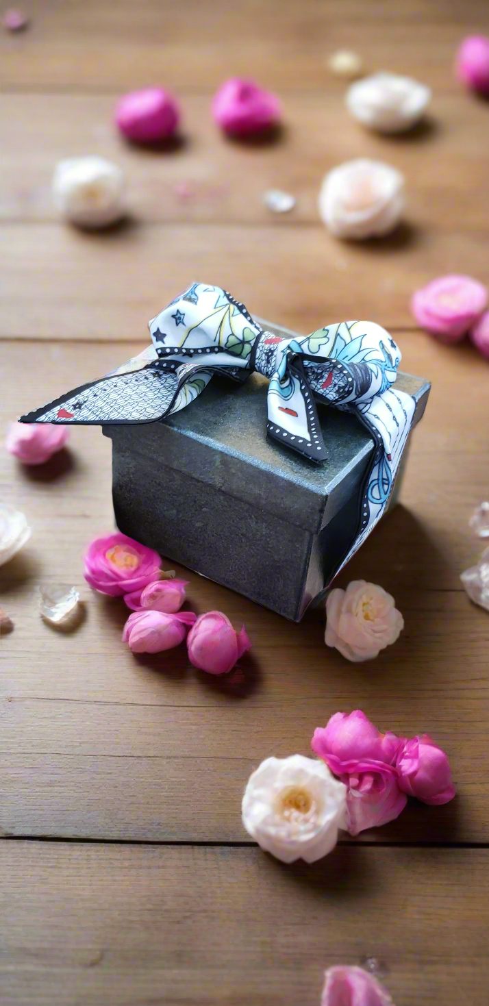 The Lovers Scarf Gift Box