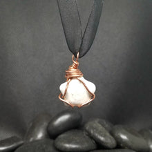 Load image into Gallery viewer, Pendant Copper Wrap Howlite Star
