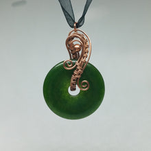 Load image into Gallery viewer, Pendant copper wire woven green jadeite donut bead