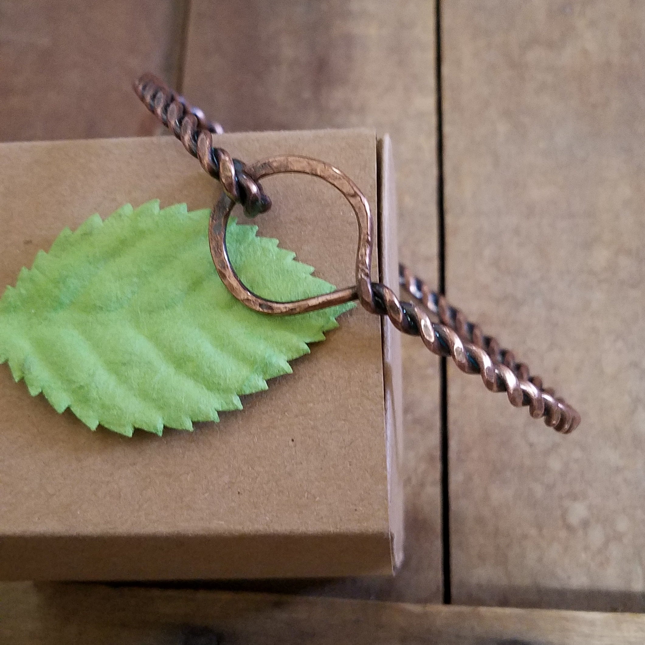 Single Twist bracelet with Loop