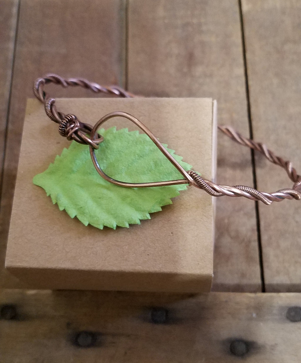 Single Twist bracelet with Loop