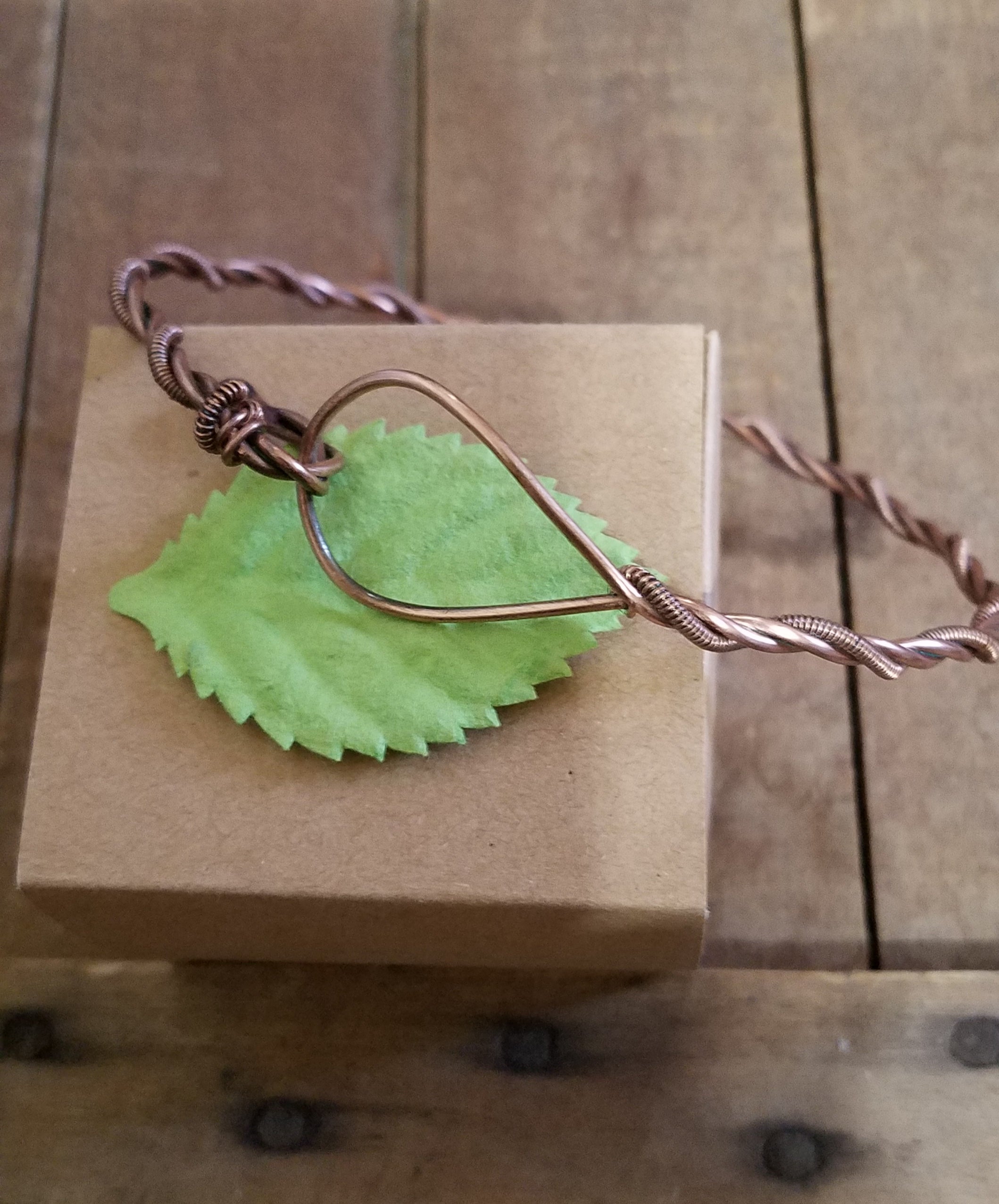 Single Twist bracelet with Loop