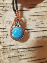 Load image into Gallery viewer, Copper wire woven pendant with 18mm bead