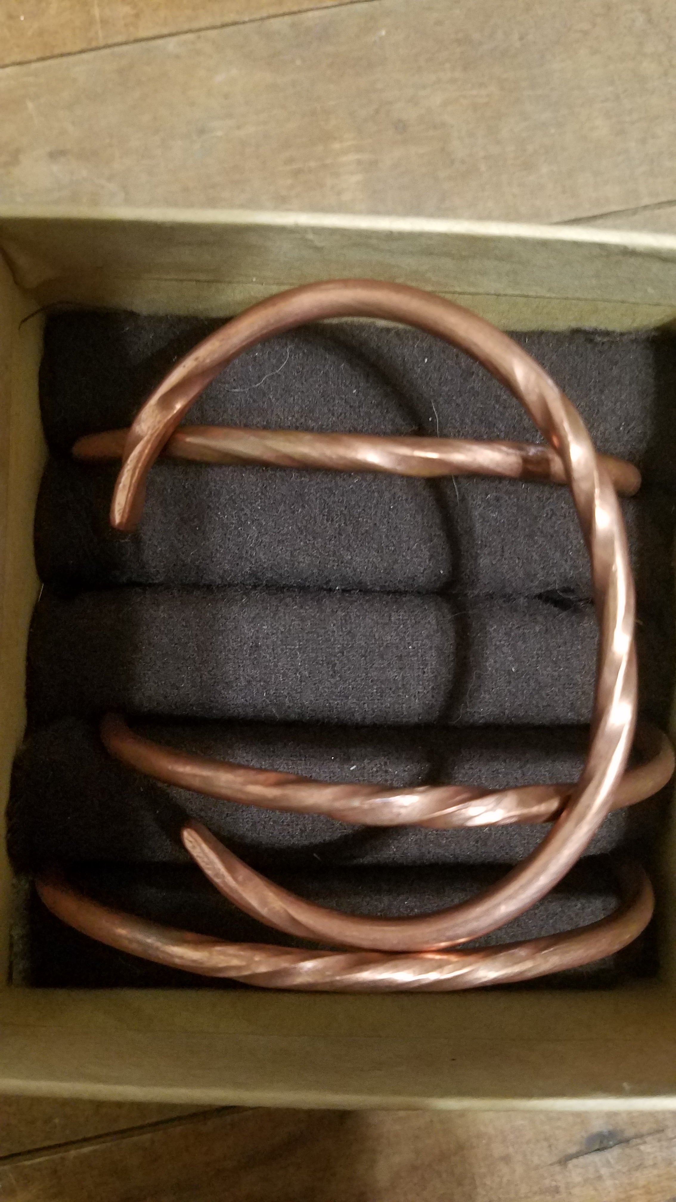 6g twist cuff